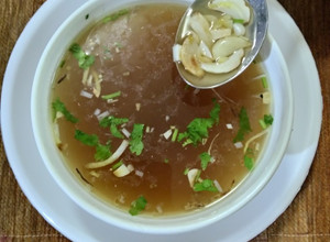 A picture of Ginger Garlic Clear Soup.