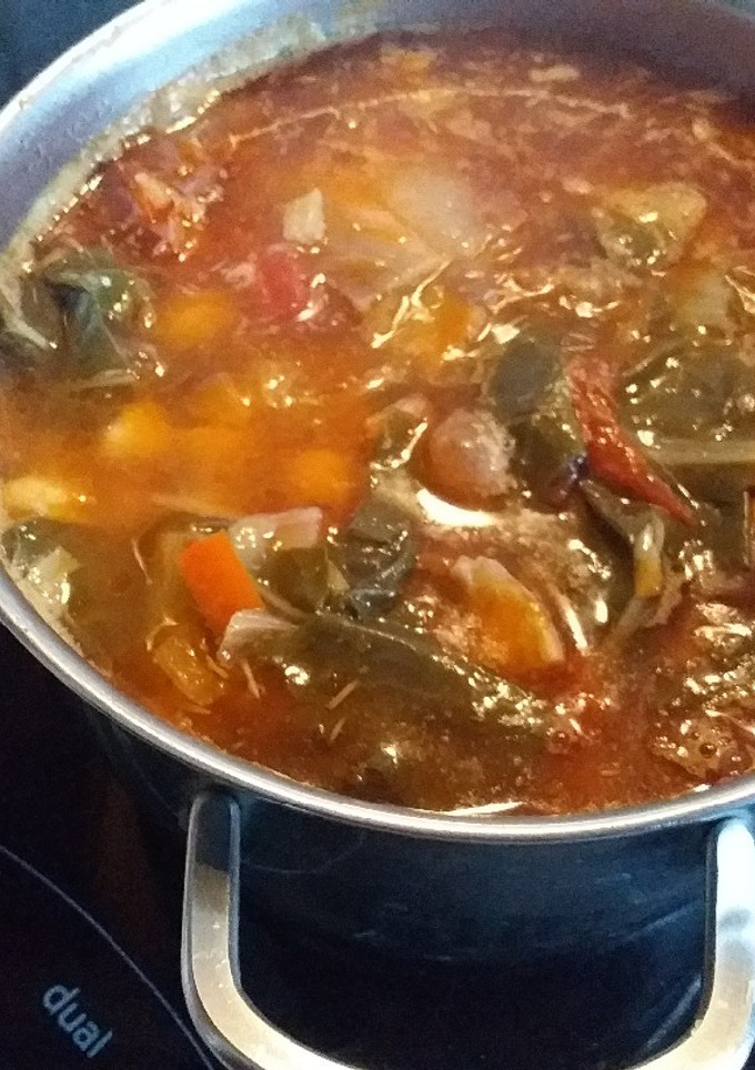 Una foto de Cocido con acelgas, panceta y jamón