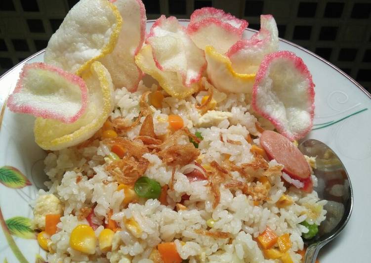Langkah Mudah untuk Menyiapkan Nasi goreng hongkong, Sempurna