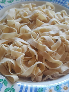 Una foto de Fideos al huevo. Fideos caseros