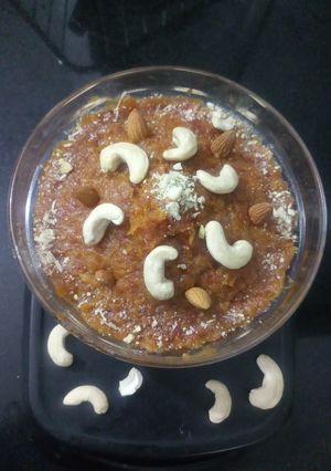 ગાજરનો હલવો (Gajar Halwa Recipe in Gujarati) રેસીપી મુખ્ય ફોટો