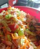 Ensalada fresca con fresas y uvas
