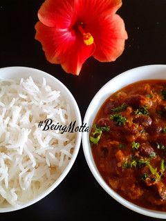 A picture of Rajma-Chawal.