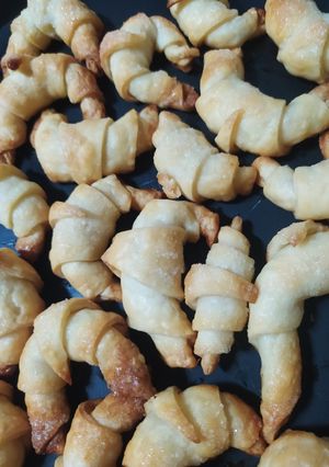 Una foto de Medialunas dulces o saladas! 🥐
