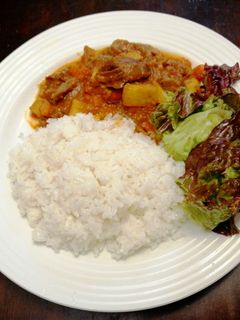 Una foto de Carne de Res Guisada con Papas