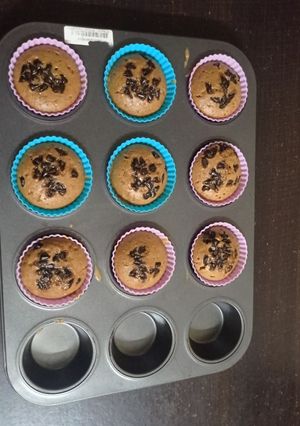 A picture of Choco chip Chocolate cupcakes.