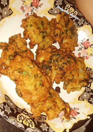A picture of Palak piyaz pakory.