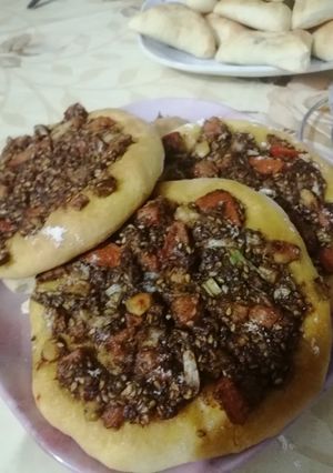 صورة لوصفة فطائر الزعتر بالبندورة والبصل