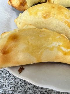 Una foto de Empanadas de jamón y queso