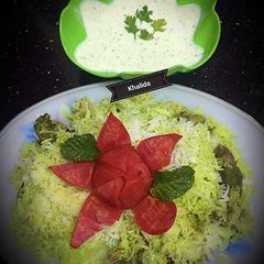 A picture of Green Mutton Pulao.