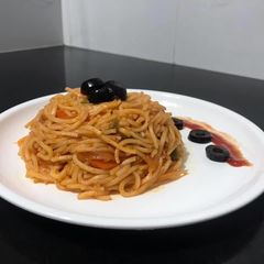 A picture of Schezwan noodles.