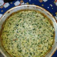 Una foto de Tortilla de hojas de remolacha y quinoa al horno