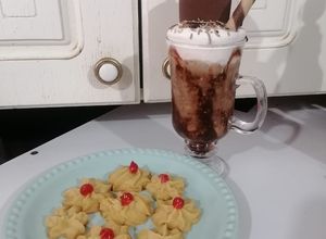Una foto de Pastisetas con un delicioso frappé de moka