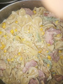 Una foto de Corbatitas estilo alfredo