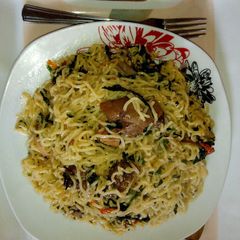 Noodles with Ugwu leaf A picture of Noodles with Ugwu leaf.