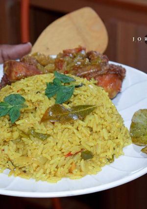 A picture of Curry jelof rice.