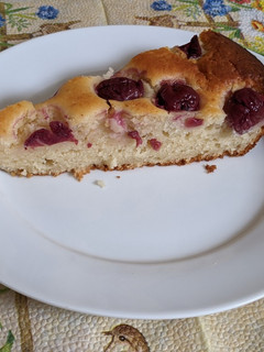 Meggyes-joghurtos pite recept fotója