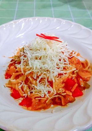 Foto resep Fettuccine bolognese shiitake paprika