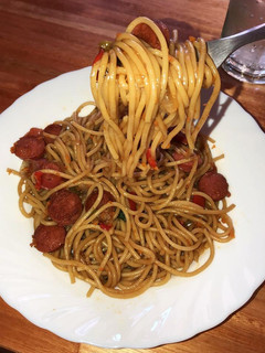 Una foto de Fideos con salsa de soja y miel