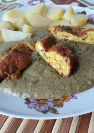 Sóskamártás főtt krumplival és tojástekerccsel recept fotója