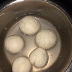 A picture of Lovely rasgulla.