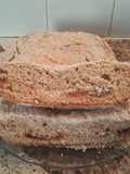 Torta de avena y vainilla rellena con dulce de membrillo