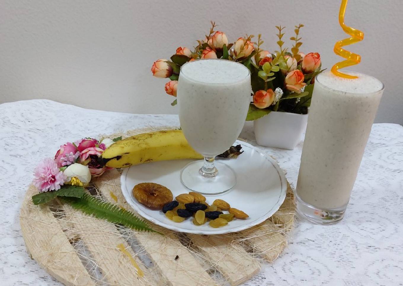 Banana dates almonds fig shake