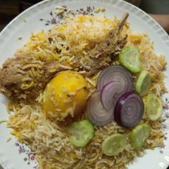 A picture of Chicken biryani.
