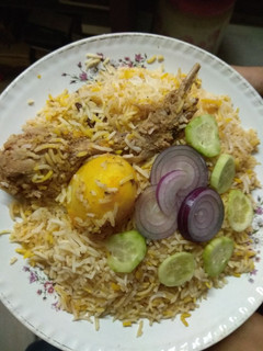 A picture of Chicken biryani.