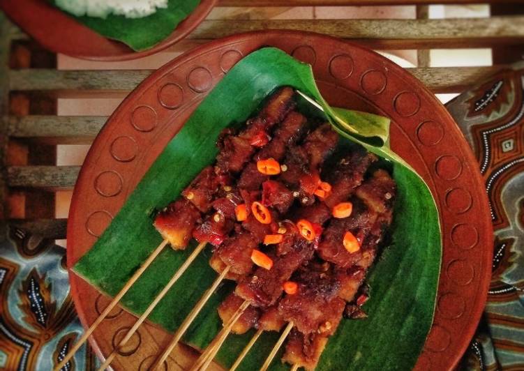 Cara Gampang Menyiapkan Sate Kere Gembus, Lezat Sekali