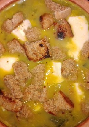 Una foto de Sopa crema de arverjas partidas