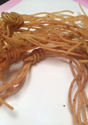 Hình của món Bim bim mì ý giòn rụm.