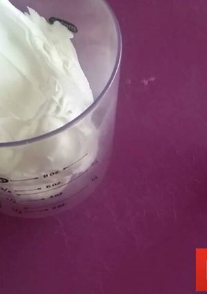 Una foto de Chantilly diluido perfecto para decorar pasteles
