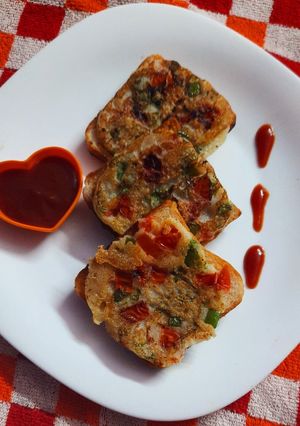ক্রিস্পি রাভা ব্রেড টোস্ট(crispy rava toast recipe in Bengali) রেসিপির প্রধান ছবি