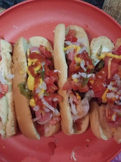 Una foto de Hot dogs al estilo chilangense.😊