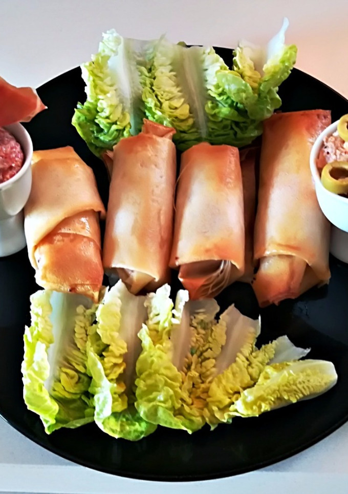 Una foto de Rollitos de masa filo
