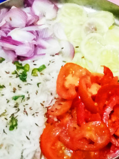 ताजा सलाद (Taza Salad recipe in hindi) रेसिपी मुख्य फोटो