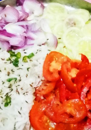ताजा सलाद (Taza Salad recipe in hindi) रेसिपी मुख्य फोटो