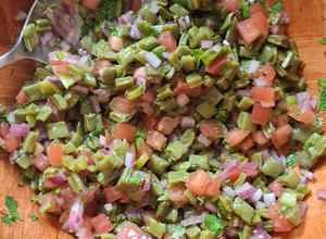 Una foto de Ensalada de nopales de la casa