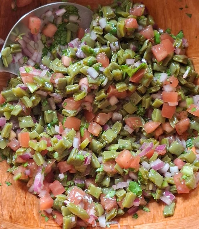 Una foto de Ensalada de nopales de la casa