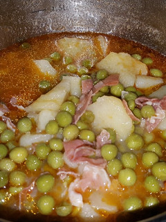 Una foto de Guisantes con jamón
