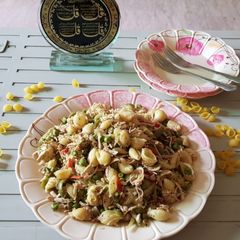 A picture of Chinese macroni.