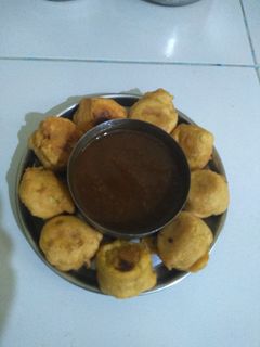 બટાકા વડા (Batata Vada Recipe In Gujarati) રેસીપી મુખ્ય ફોટો
