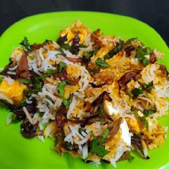 A picture of Paneer makhni biryani.