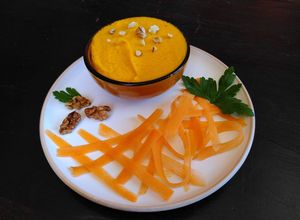 Une photo de Purée de carotte au miel et piment d’Espelette
