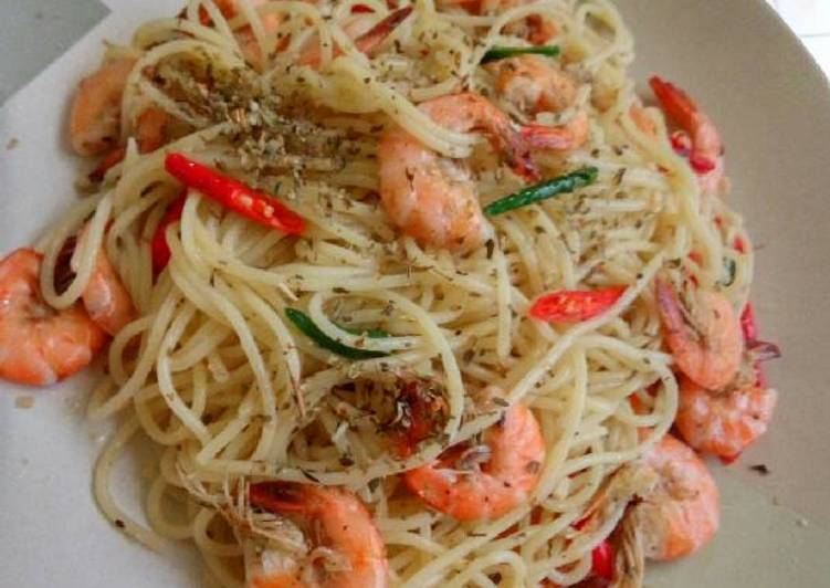 Resep Spagheti aglio olio udang yang Lezat