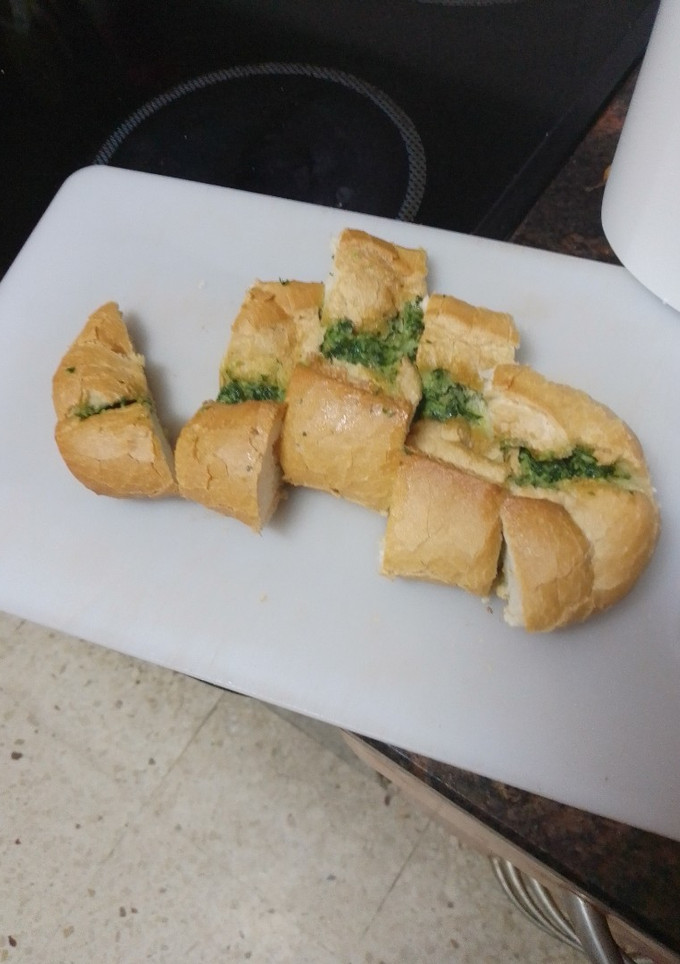 Una foto de Pan de ajo casero en microondas