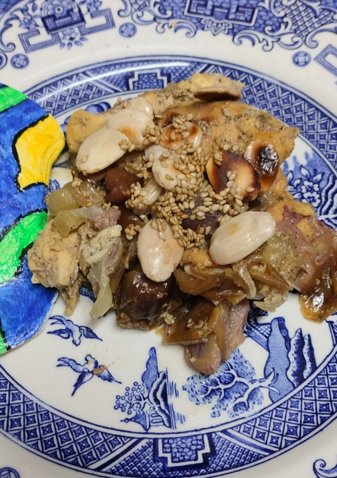 Una foto de Tajín de pollo con dátiles