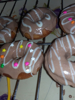 A picture of Doughnuts glaze.