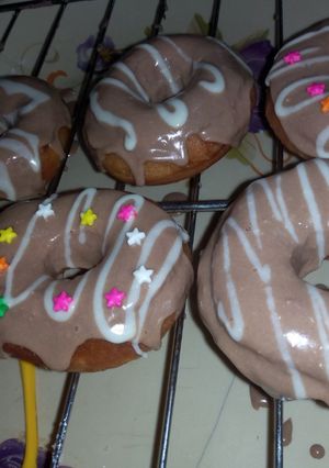 A picture of Doughnuts glaze.